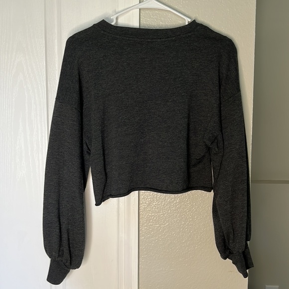 Gray long sleeve crop top size small from Forever 21 - Picture 2 of 2